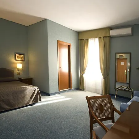 Domus Aventina 3* Roma